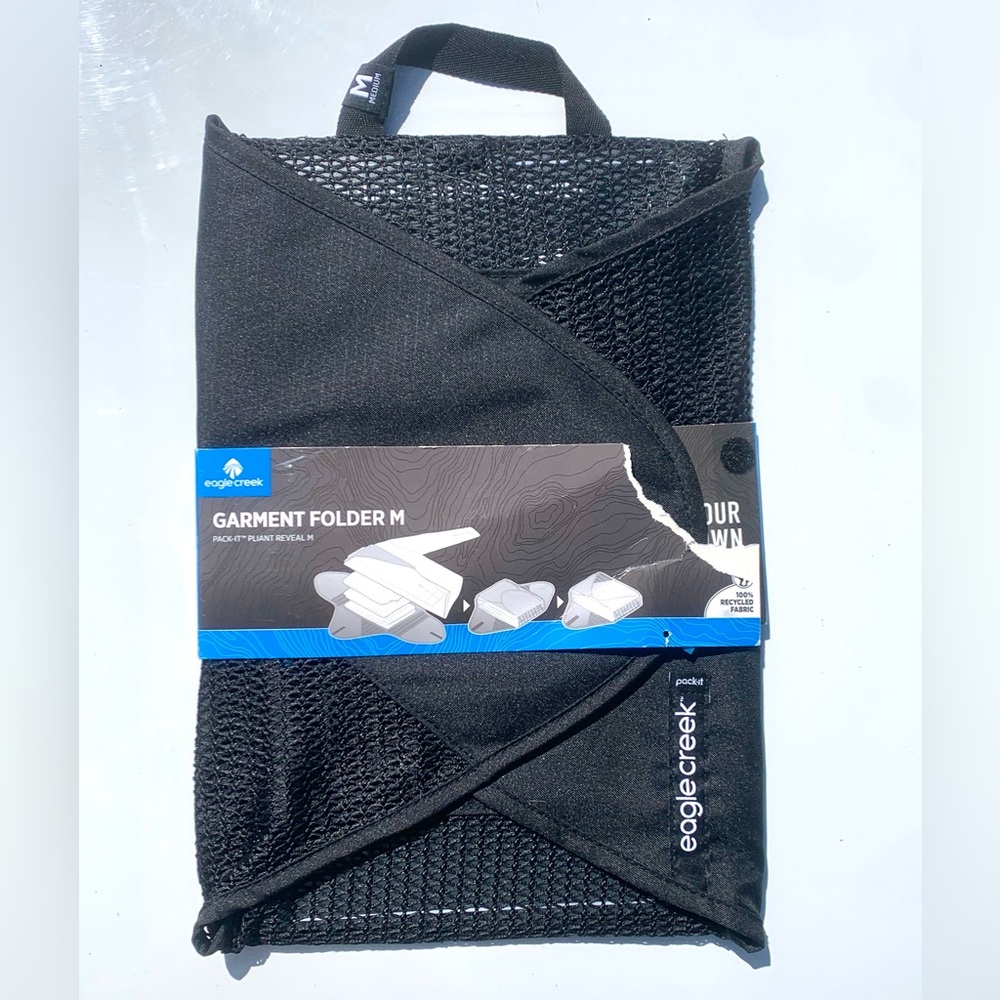 Eagle Creek Black Garment Folder Medium